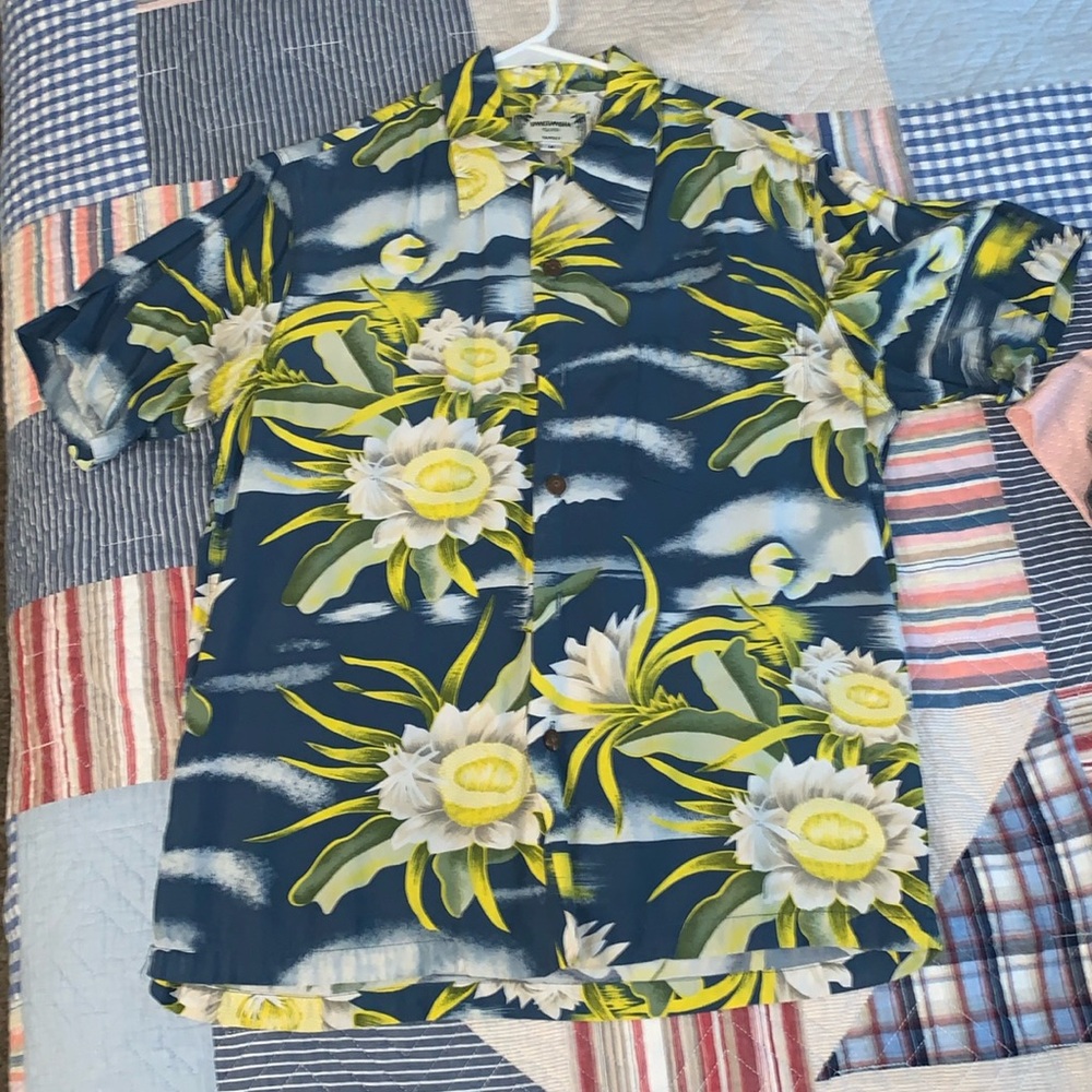 Kamehameha men’s Hawaiian shirt size medium